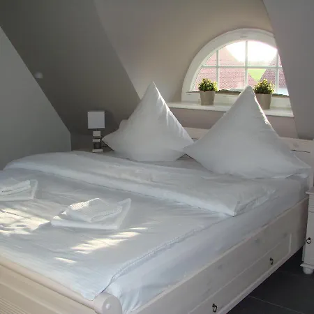 In Mit Eigener Terrasse Holiday home Rerik