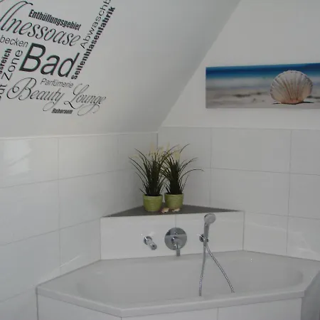 In Mit Eigener Terrasse Holiday home *